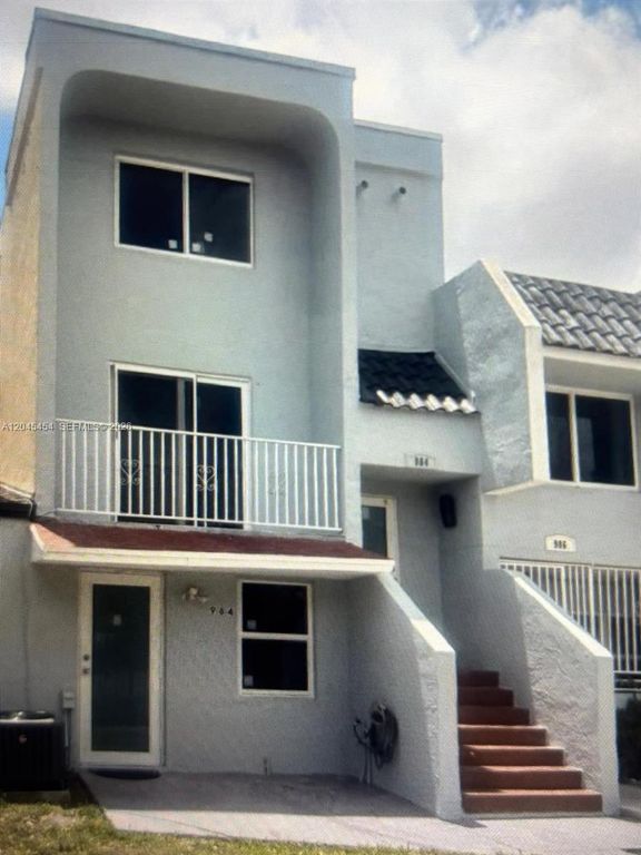984 W 40th Street 2, Hialeah, FL 33012