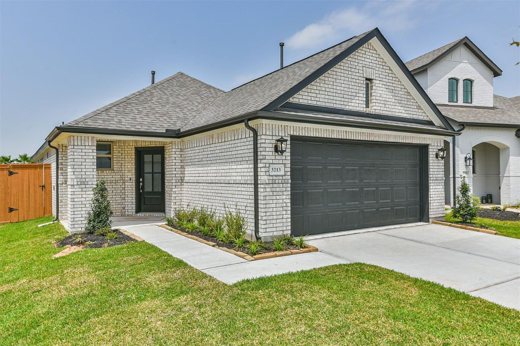3213 Cornflower Coast Court, Texas City, TX 77568