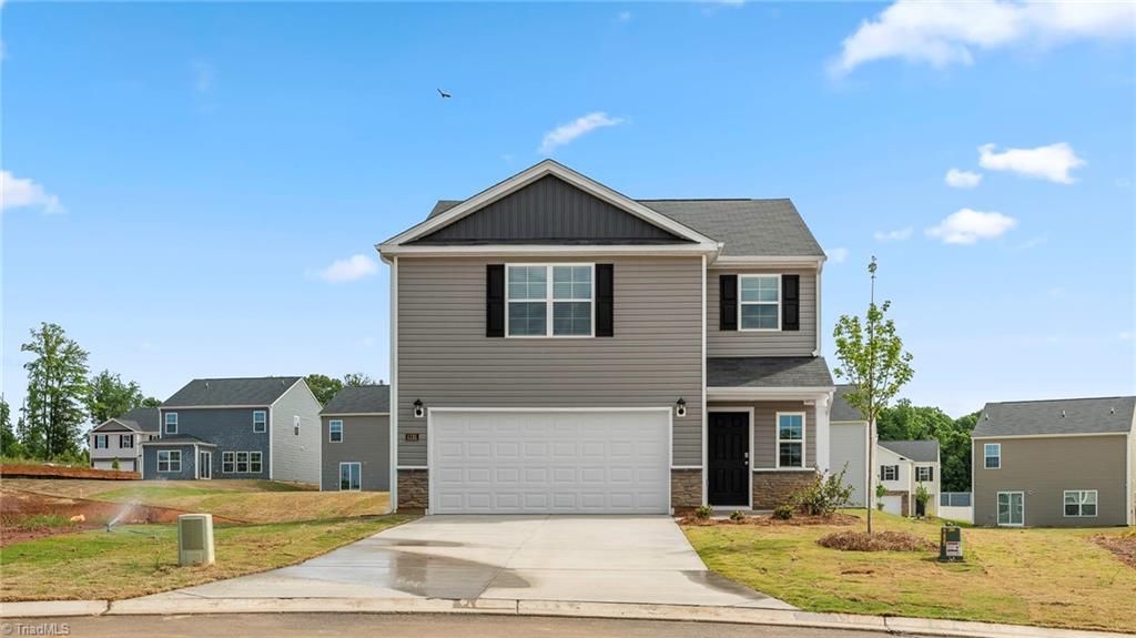 633 Beechwood Circle, Thomasville, NC 27360