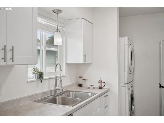 1495 Ne KANE Dr Ne, Gresham, OR 97030