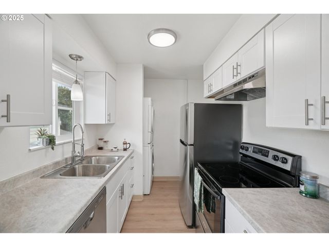 1495 Ne KANE Dr Ne, Gresham, OR 97030