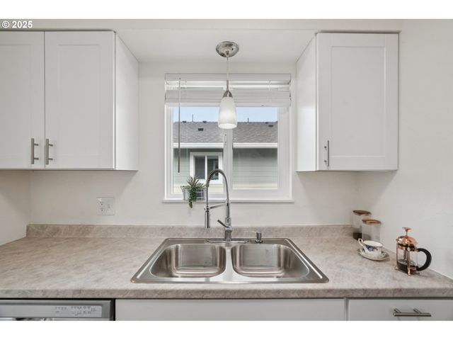 1495 Ne KANE Dr Ne, Gresham, OR 97030