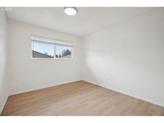 1495 Ne KANE Dr Ne, Gresham, OR 97030