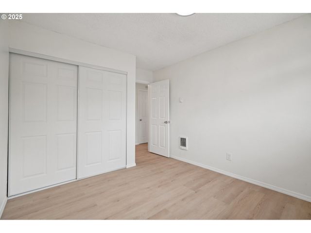 1495 Ne KANE Dr Ne, Gresham, OR 97030