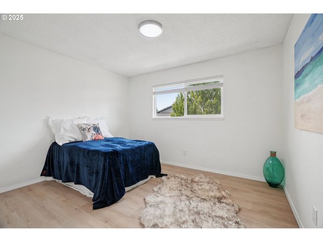 1495 Ne KANE Dr Ne, Gresham, OR 97030