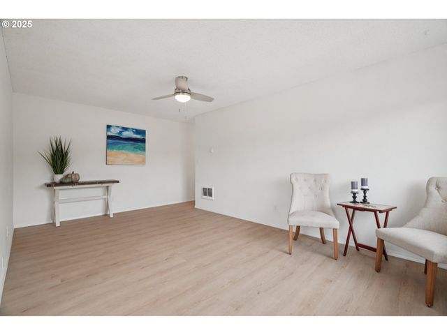 1495 Ne KANE Dr Ne, Gresham, OR 97030