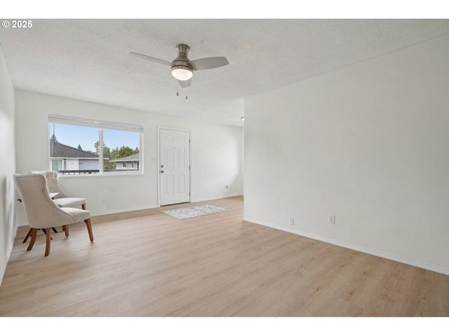 1495 Ne KANE Dr Ne, Gresham, OR 97030