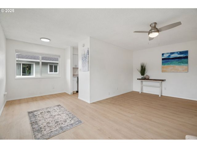 1495 Ne KANE Dr Ne, Gresham, OR 97030