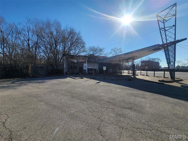 3869 Page Boulevard, St Louis, MO 63113