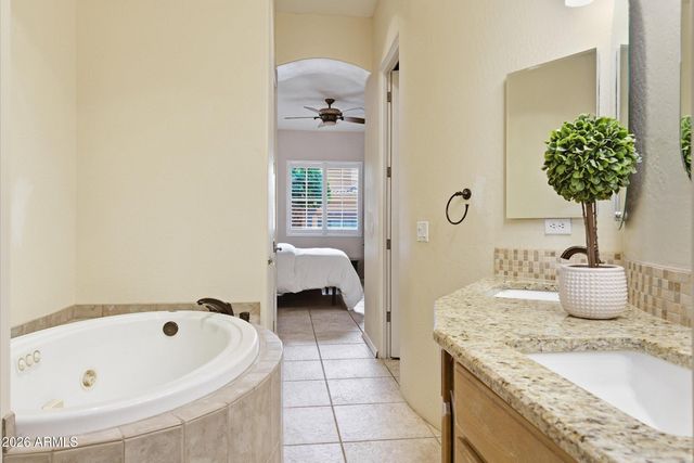 5370 S DESERT DAWN Drive 42, Gold Canyon, AZ 85118