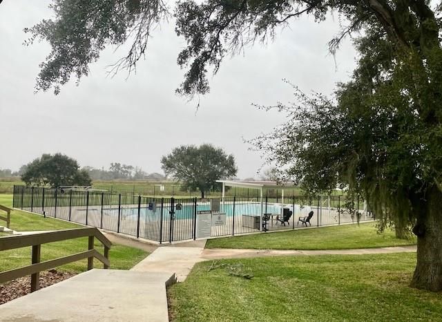 218 Cattle Drive Trail, Angleton, TX 77515