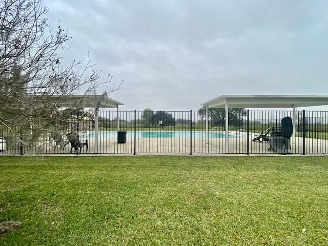 218 Cattle Drive Trail, Angleton, TX 77515
