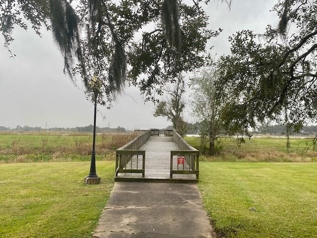 218 Cattle Drive Trail, Angleton, TX 77515