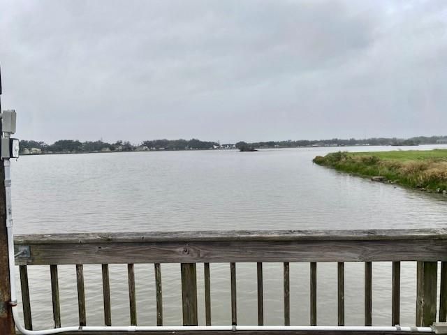 218 Cattle Drive Trail, Angleton, TX 77515