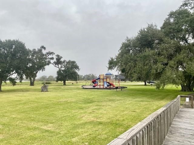 218 Cattle Drive Trail, Angleton, TX 77515