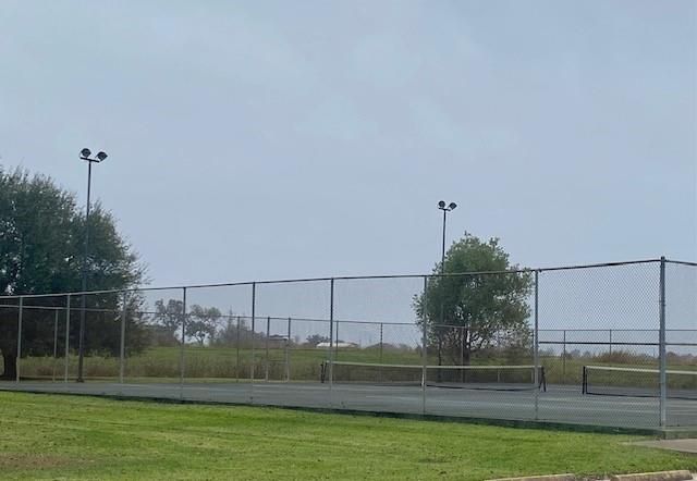 218 Cattle Drive Trail, Angleton, TX 77515