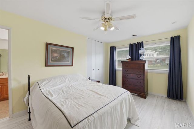 5044 Tealby Lane, St Louis, MO 63128
