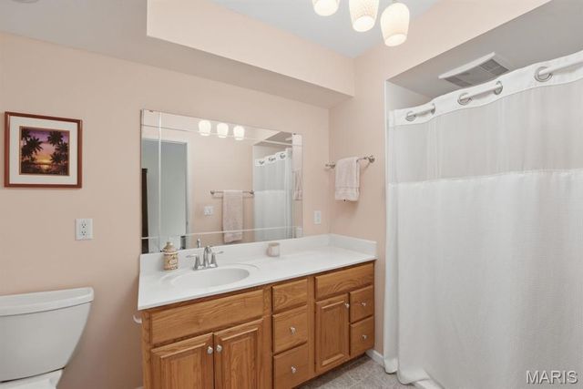 5044 Tealby Lane, St Louis, MO 63128