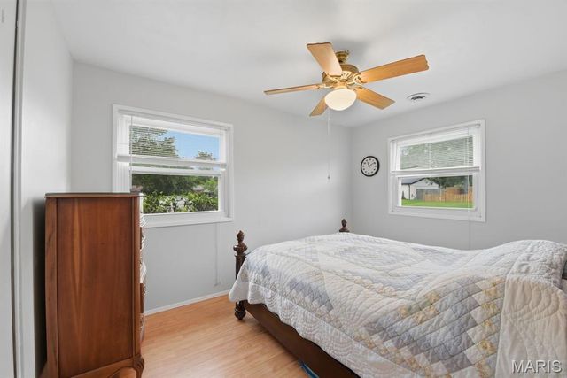 5044 Tealby Lane, St Louis, MO 63128