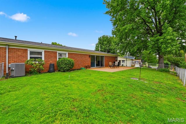 5044 Tealby Lane, St Louis, MO 63128