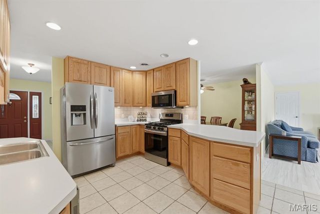 5044 Tealby Lane, St Louis, MO 63128