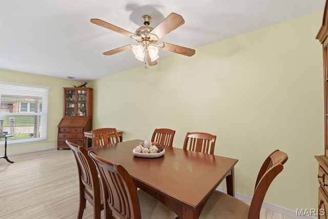 5044 Tealby Lane, St Louis, MO 63128