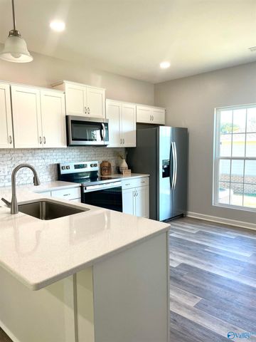 404 W Lee Street, Athens, AL 35611