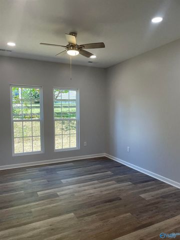 404 W Lee Street, Athens, AL 35611