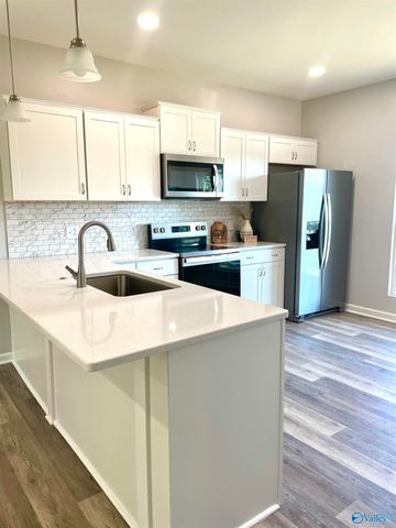 404 W Lee Street, Athens, AL 35611