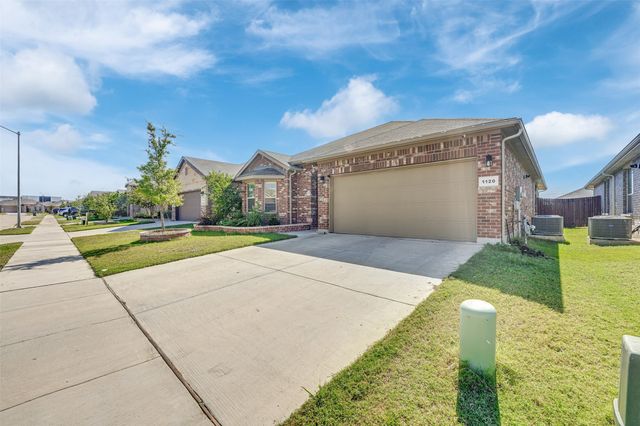 1120 Gillespie Drive, Fort Worth, TX 76247