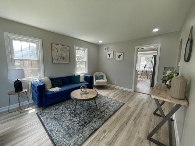 6087 N 35th STREET, Milwaukee, WI 53209