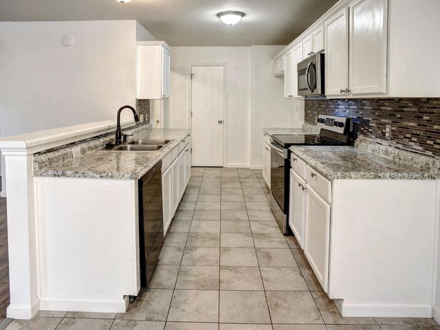 117 High Point BLVD, Cedar Creek, TX 78612