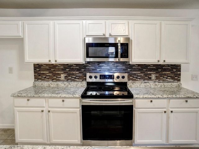 117 High Point BLVD, Cedar Creek, TX 78612