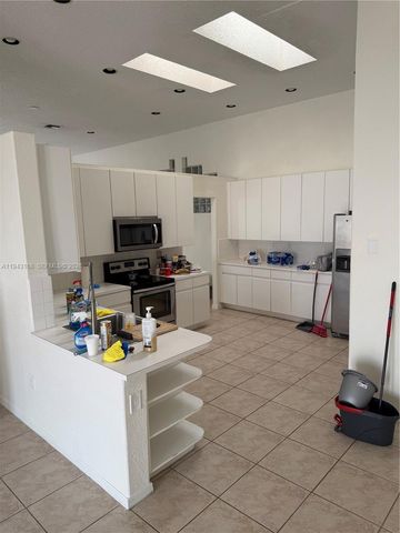 14640 SW 132nd Ct, Miami, FL 33186