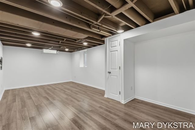585 Huizenga Avenue, Zeeland, MI 49464