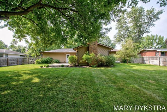 585 Huizenga Avenue, Zeeland, MI 49464