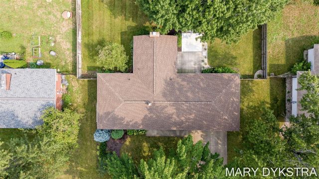 585 Huizenga Avenue, Zeeland, MI 49464