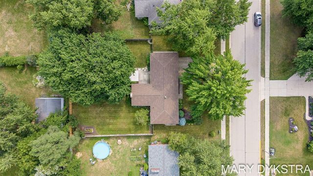 585 Huizenga Avenue, Zeeland, MI 49464