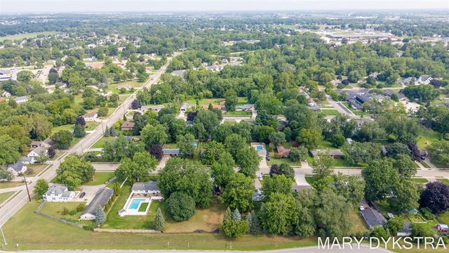 585 Huizenga Avenue, Zeeland, MI 49464