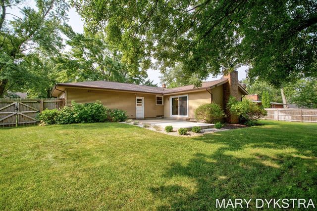 585 Huizenga Avenue, Zeeland, MI 49464