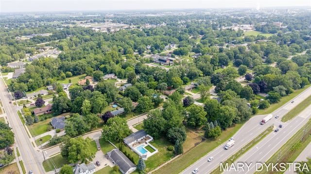 585 Huizenga Avenue, Zeeland, MI 49464