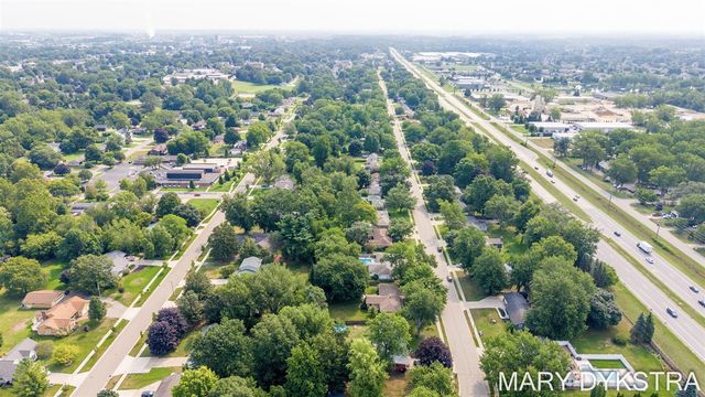 585 Huizenga Avenue, Zeeland, MI 49464