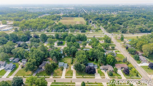 585 Huizenga Avenue, Zeeland, MI 49464