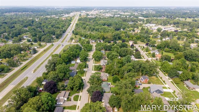 585 Huizenga Avenue, Zeeland, MI 49464