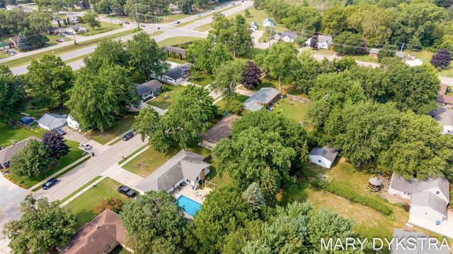 585 Huizenga Avenue, Zeeland, MI 49464