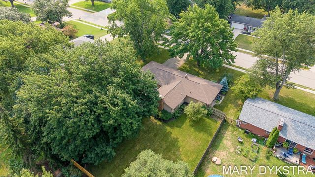 585 Huizenga Avenue, Zeeland, MI 49464