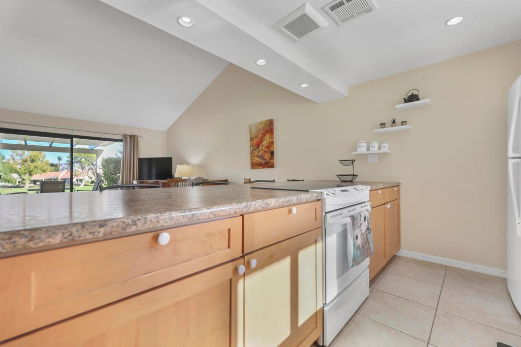 Image 14 of property listing at 41476 Inverness Way, Palm Desert, CA 92211