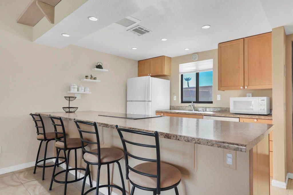 Image 3 of property listing at 41476 Inverness Way, Palm Desert, CA 92211