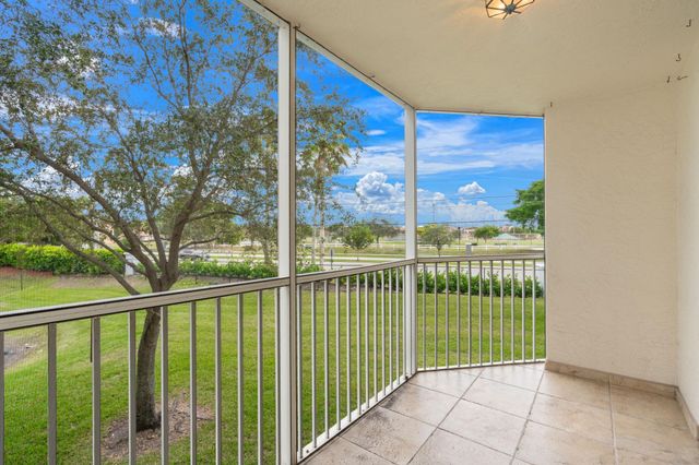 7763 Southampton Ter 215, Tamarac, FL 33321