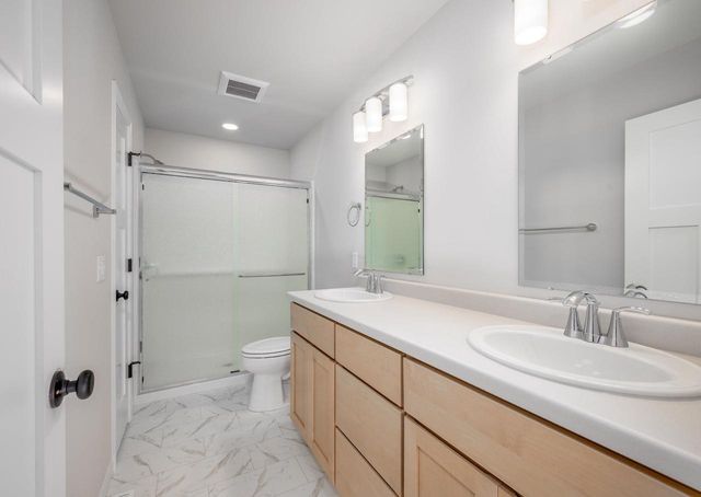 475 Savannah Drive, Oregon, WI 53575